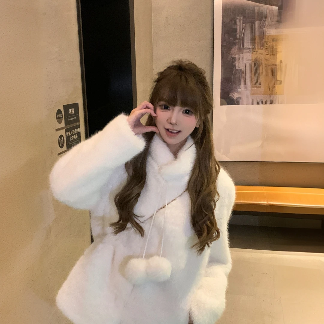2024新款跨年战袍白色百搭少女秋冬毛毛厚外套宅女奶球