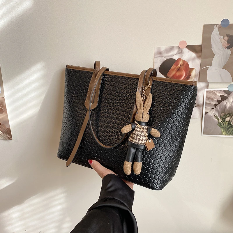 【工厂直销】带挂件】新款托特包时尚大气单肩包小众单肩包2815