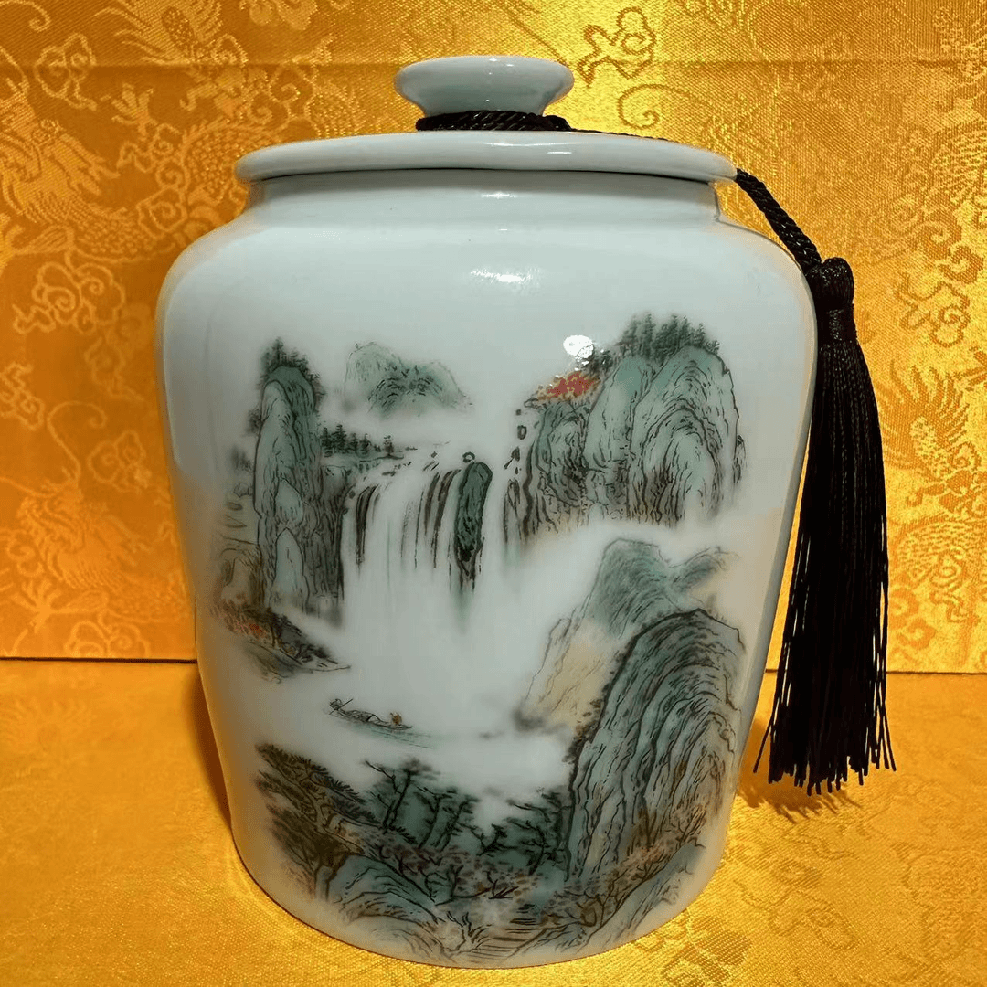 景德镇陶瓷天青釉山水茶叶罐