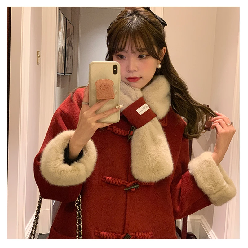 【23113】毛毛领围脖绳结羊角扣中长款毛呢外套女