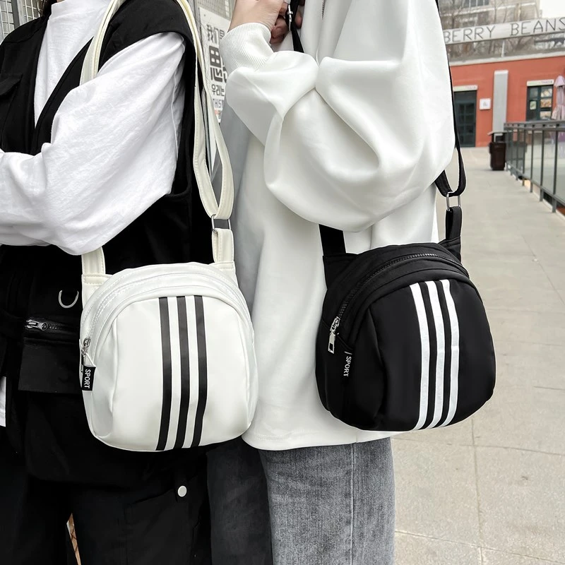 超火2024新款防水牛津布包时尚斜挎包轻便单肩包百搭女包包