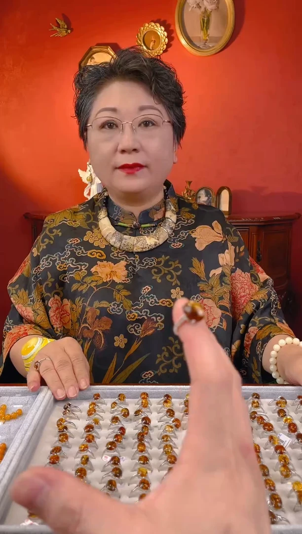 【闪购商品】琥珀戒指合金琥珀戒指
