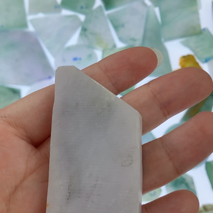 翡翠挂件未镶嵌翡翠