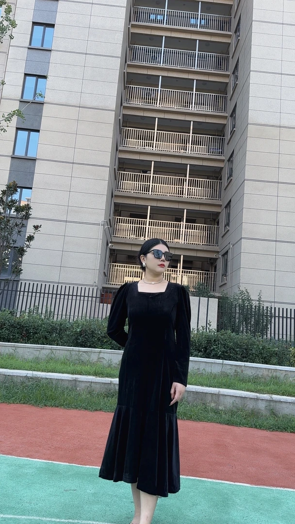 丝绒法式泡泡袖连衣裙显瘦气质小黑裙赫本风时尚名媛