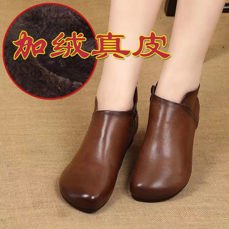 新款妈妈鞋复古平底短靴女秋季手工真皮靴子软底软面保暖时尚女鞋