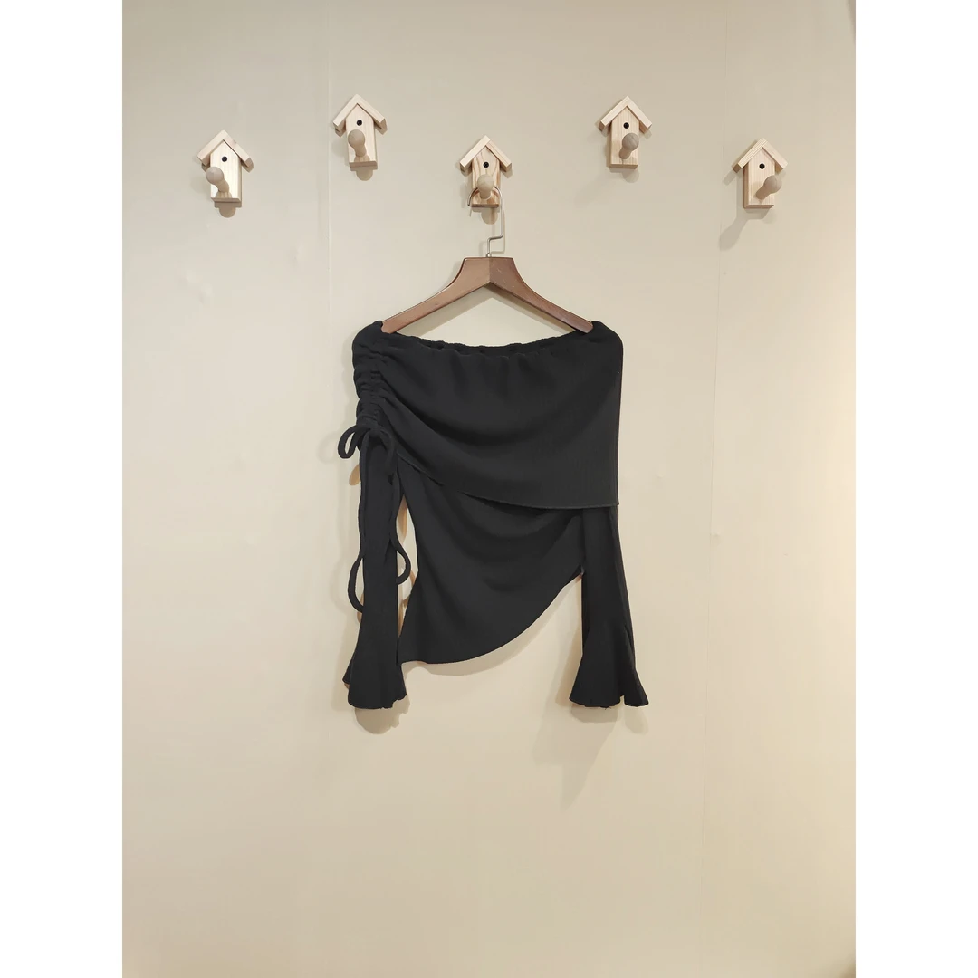 米雪严选一百搭抽褶收腰身一字肩露背不规则喇叭长袖上衣女针织衫