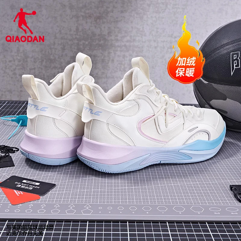 中国乔丹男款休闲鞋防滑百搭保暖运动鞋冬季加绒耐磨防水男运动鞋