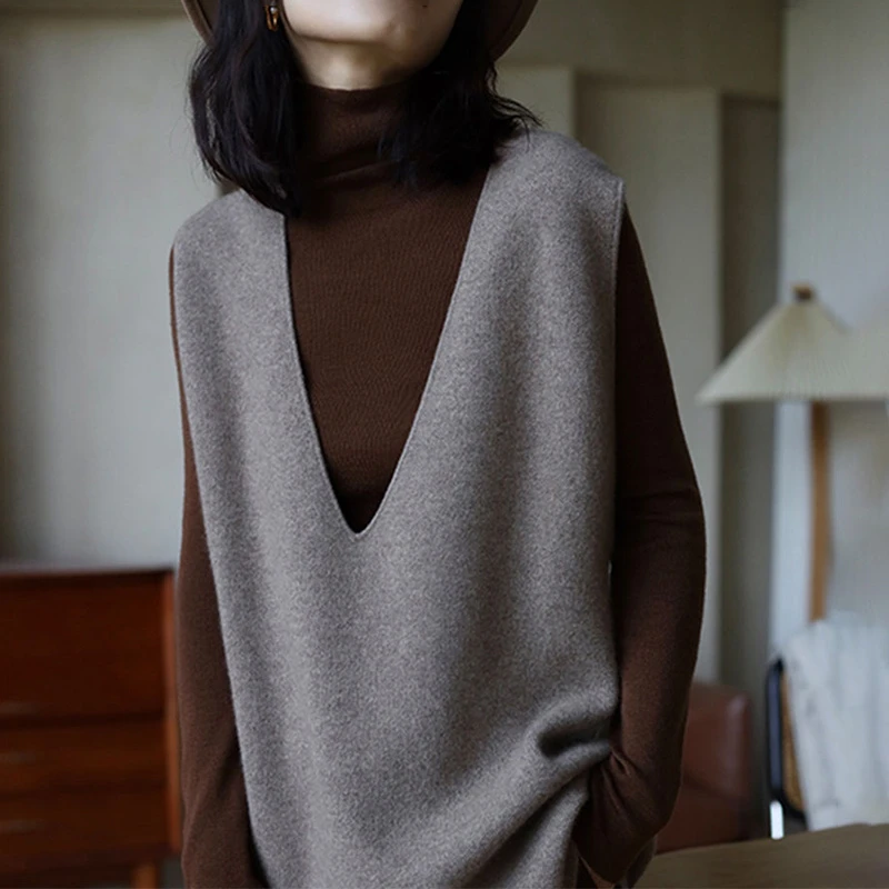 高端V领针织外穿马甲女2025早秋新款大码洋气中长款毛衣马夹背心
