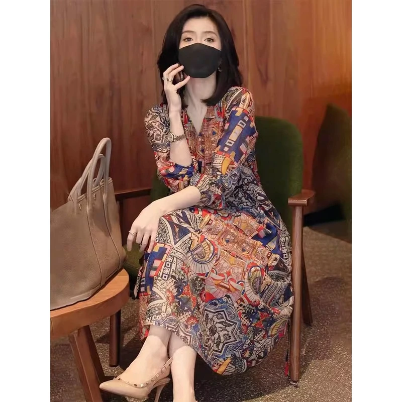 高档妈妈气质V领雪纺碎花轻奢连衣裙女2025夏季新款大码女装长裙