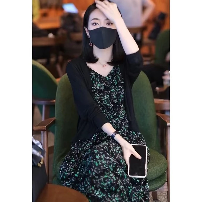 高端气质吊带碎花连衣裙女洋气2024新款减龄针织开衫外搭女装裙子