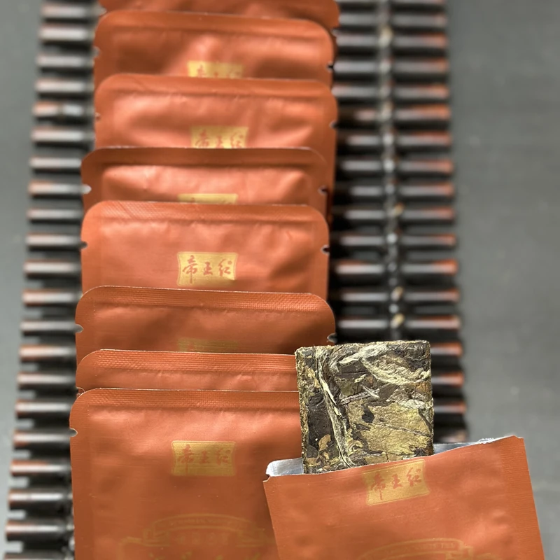 帝王红【0018】2018年份一级寿眉紧压茶9包老白茶福鼎白茶口感醇厚