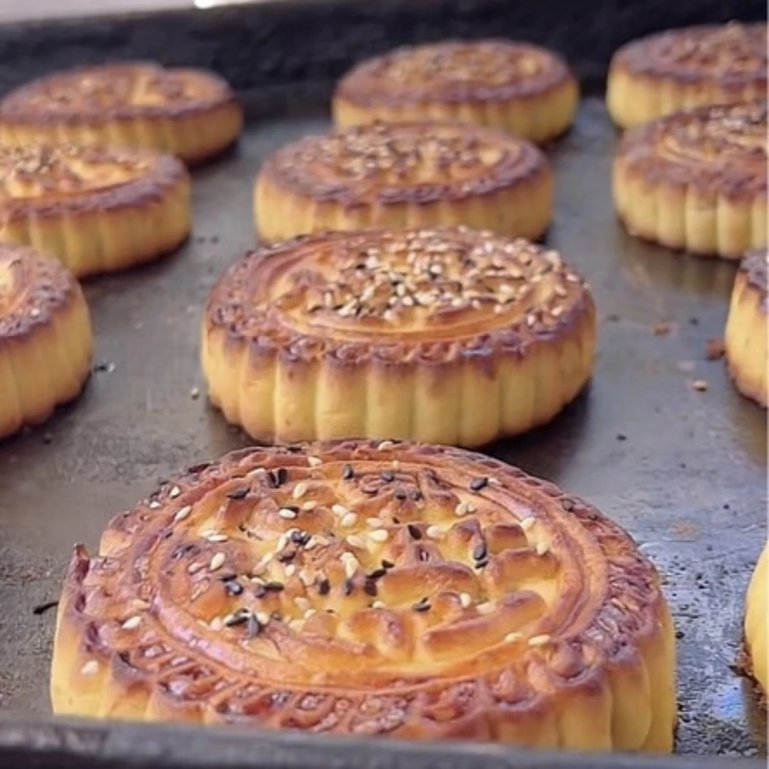 【七家火烤月饼】有糖，一斤四块，三斤、五斤可选