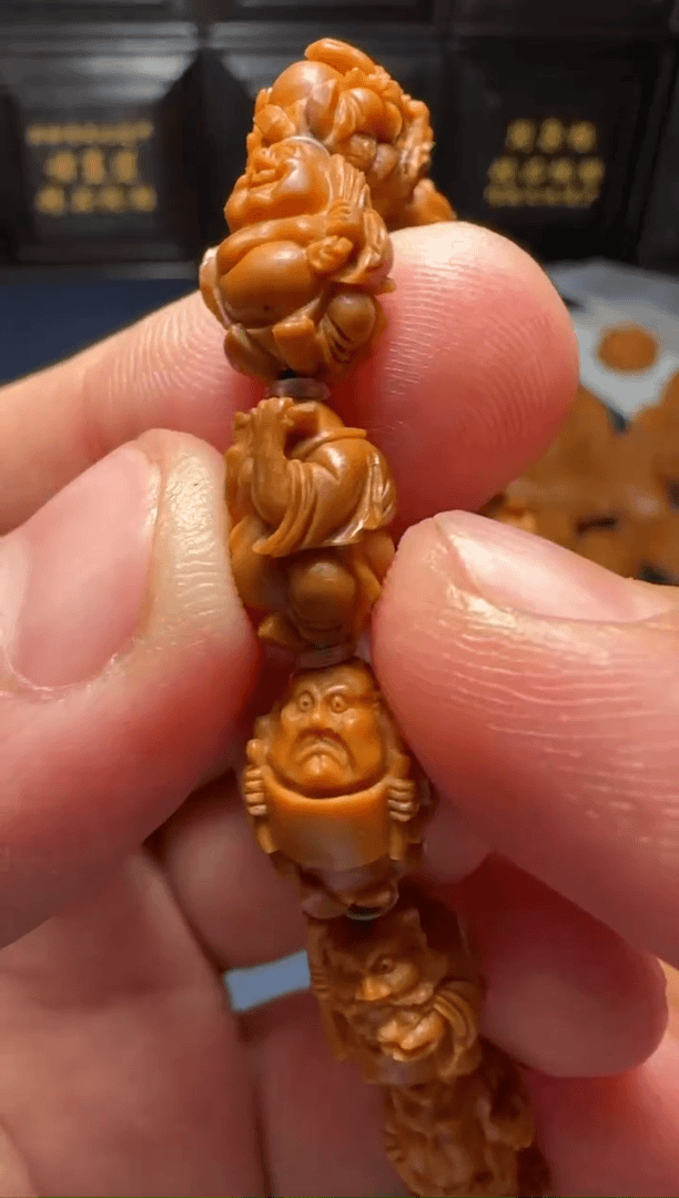 【闪购商品】橄榄核核雕逐**跑罗汉