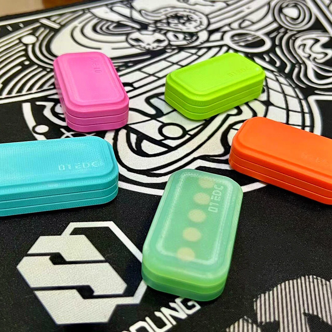 手感机械推牌磁铁推牌金属解压玩具01EDC