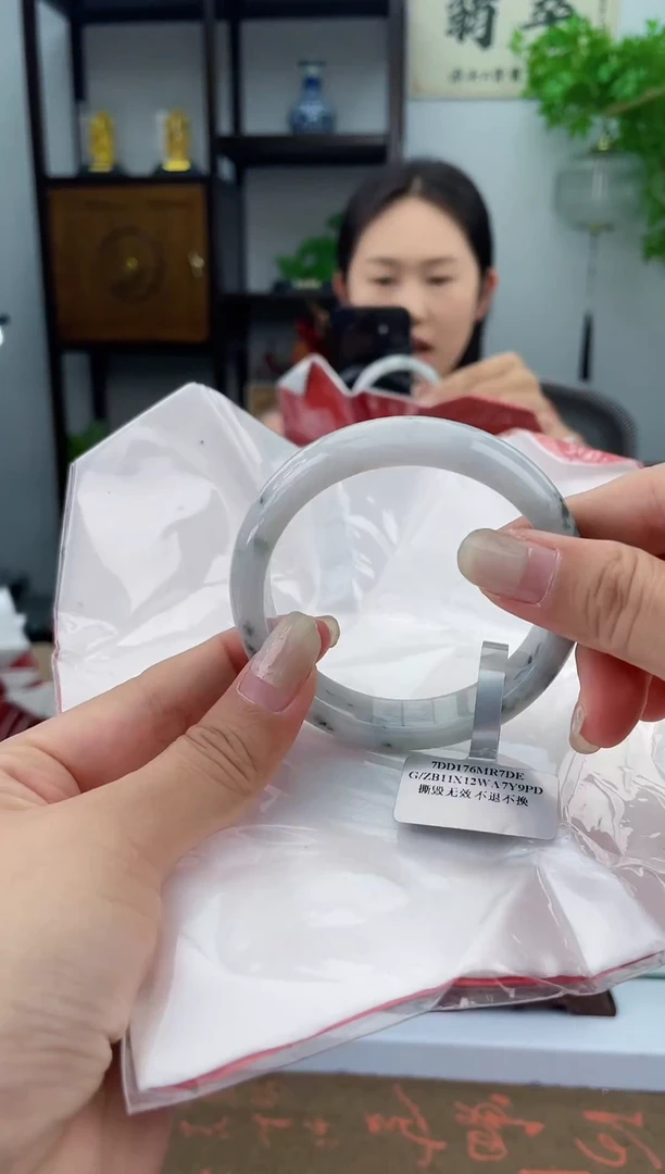 【闪购商品】翡翠手镯未镶嵌翡翠手镯