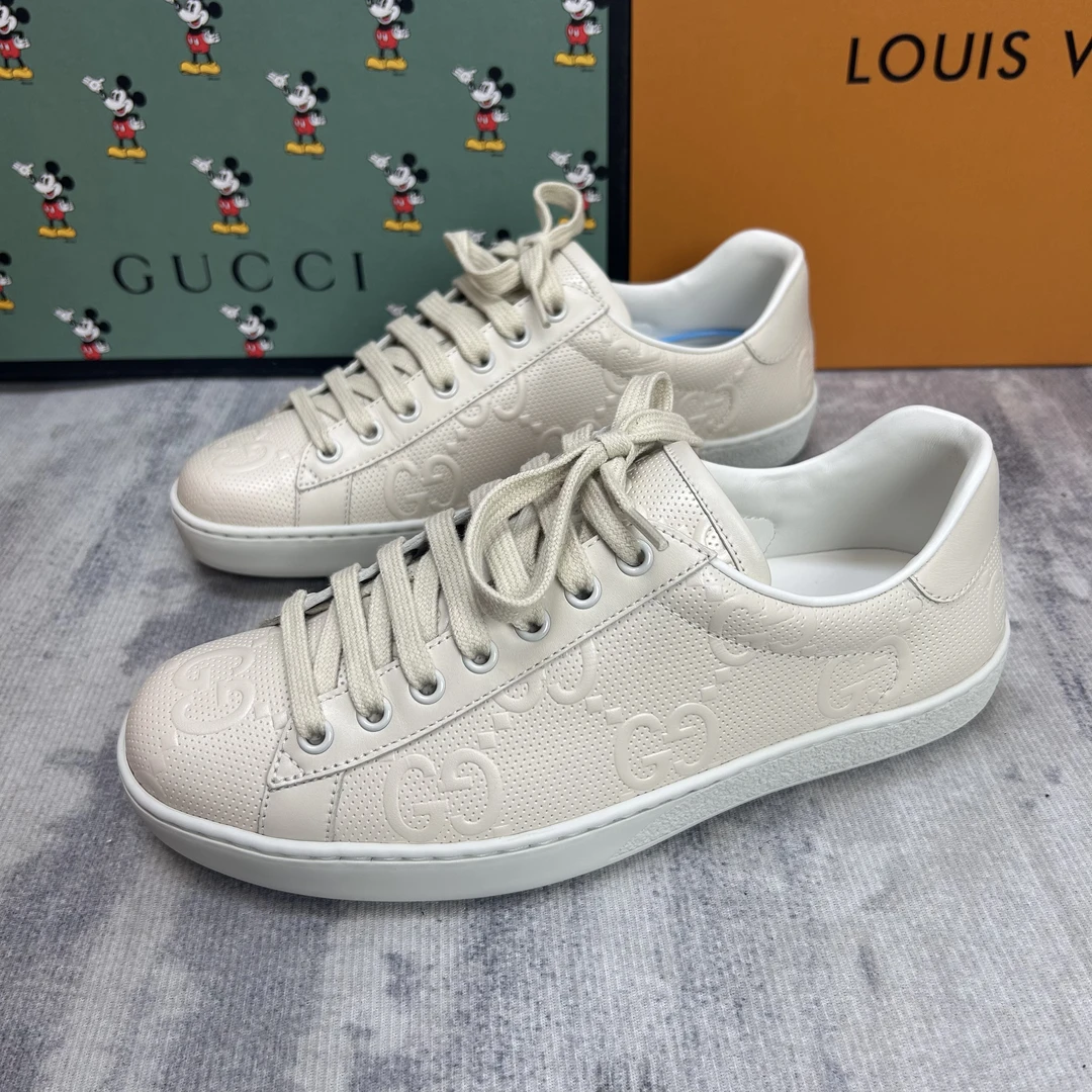 全新未使用 GUCCI/古驰 米黄色双G老花满印休闲板鞋/全新39.5欧