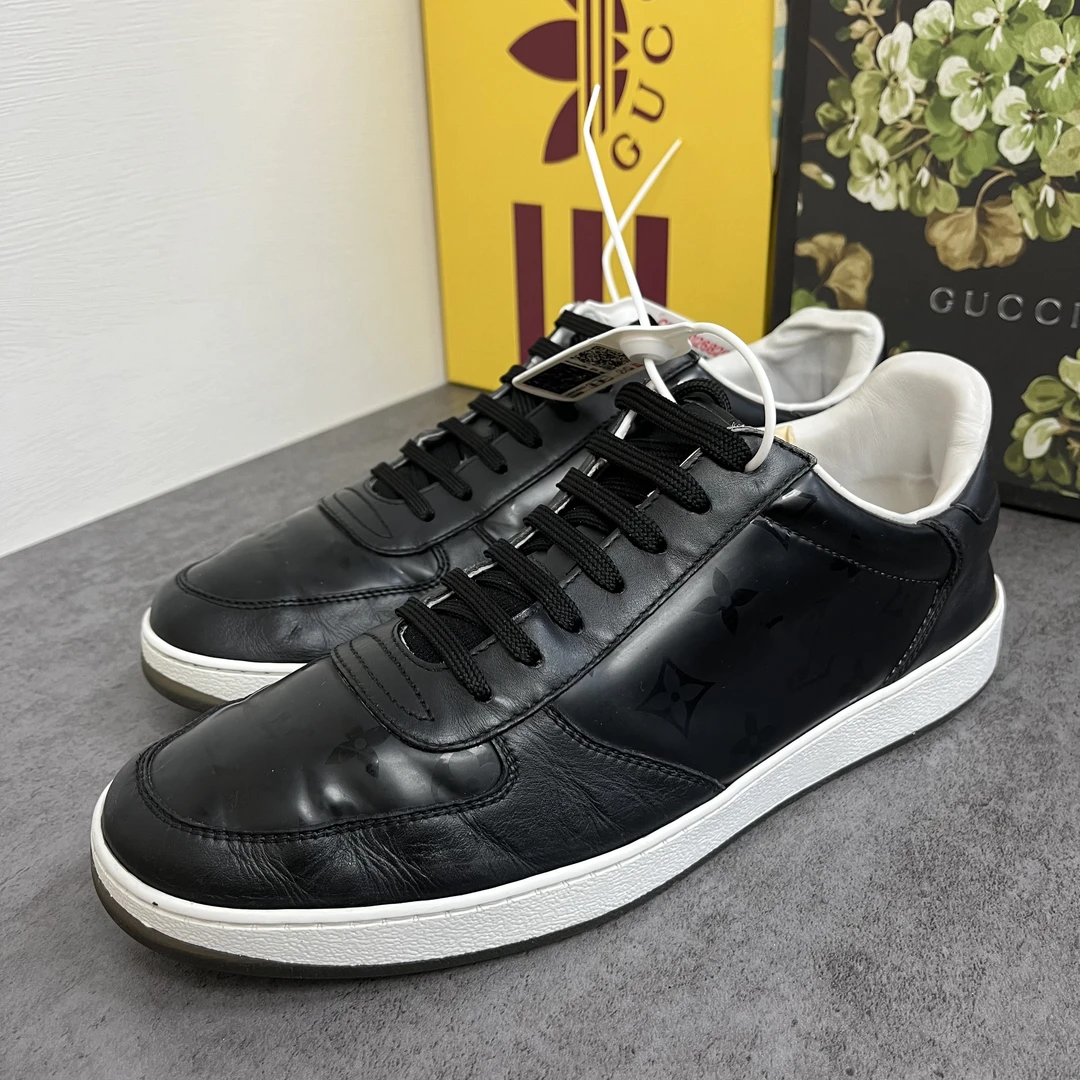 LouisVuitton/路易威登黑色亮面老花满印休闲鞋/42码/97新/H
