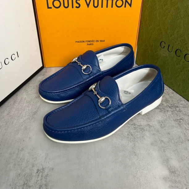 95新 GUCCI/古驰 特价款蓝色银马蹄扣乐福皮鞋/40码/97新