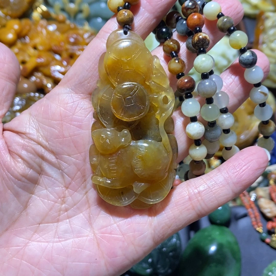 蛇纹石玉颈饰未镶嵌