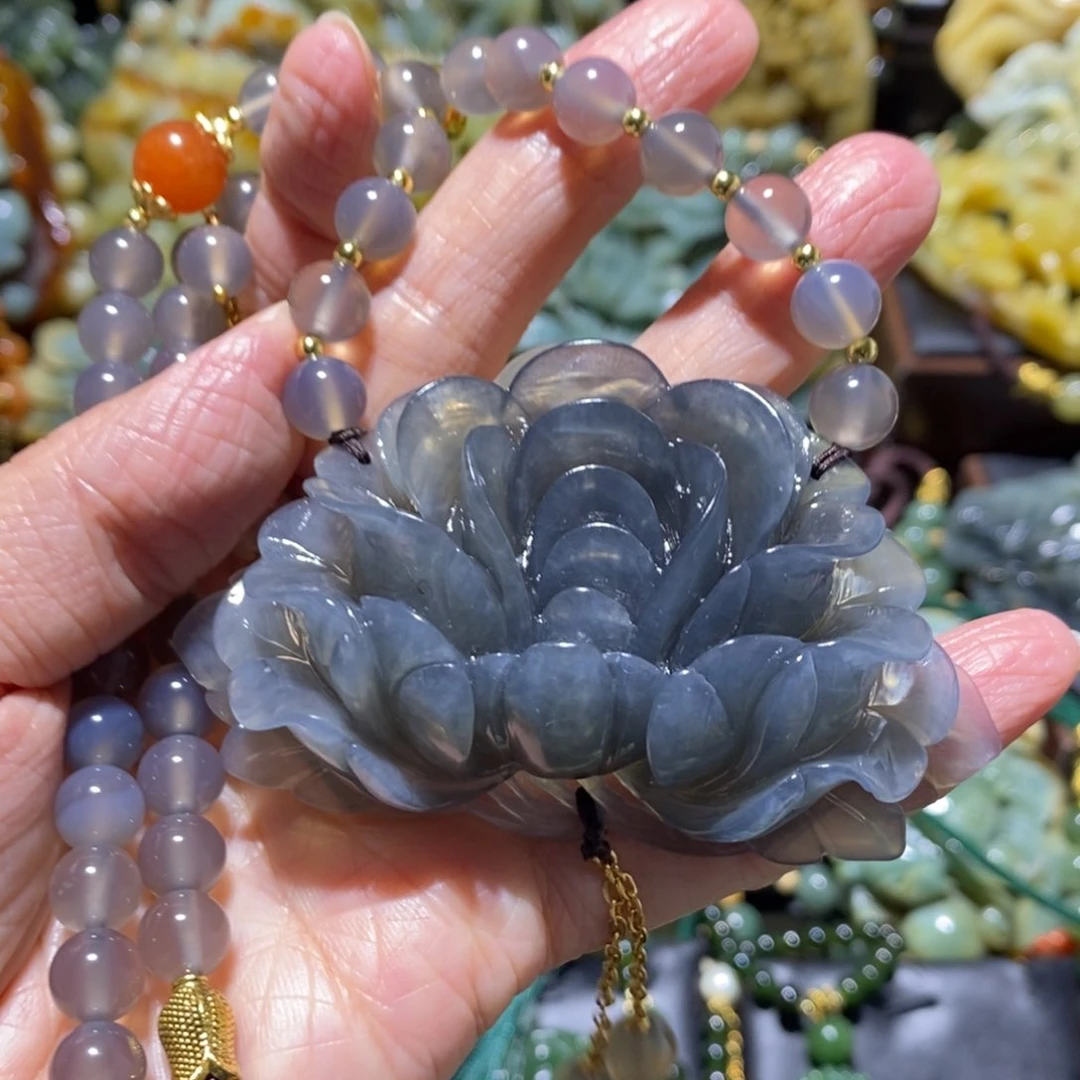 蛇纹石玉颈饰未镶嵌