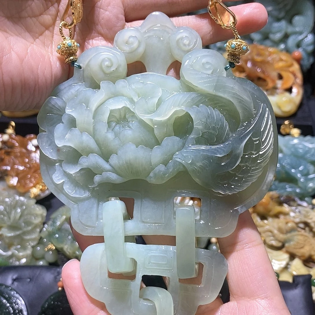 岫玉吊坠(赠链)未镶嵌艳*