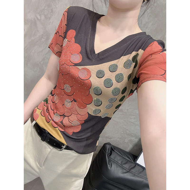 2024夏装复古V领烫钻短袖T恤女修身显瘦半袖上衣欧货洋气扎染小衫