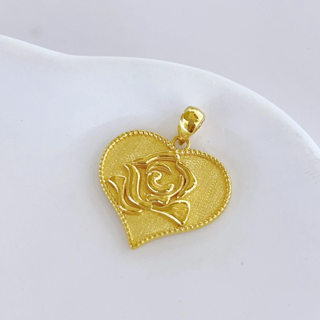 【富远黄金】足金心形玫瑰吊坠牌