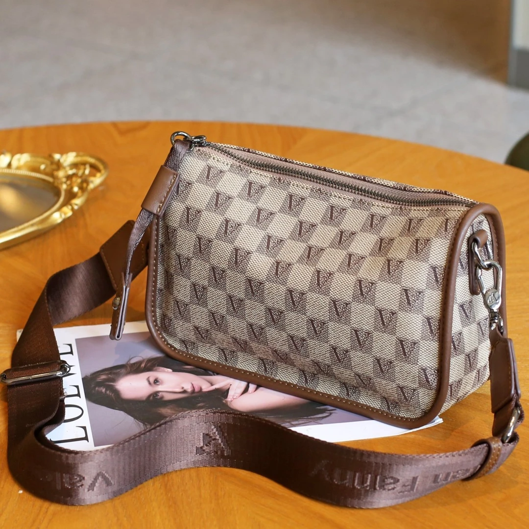 今年流行女包豌豆包小众宽肩带单肩斜挎包高级感时尚百搭女士通勤