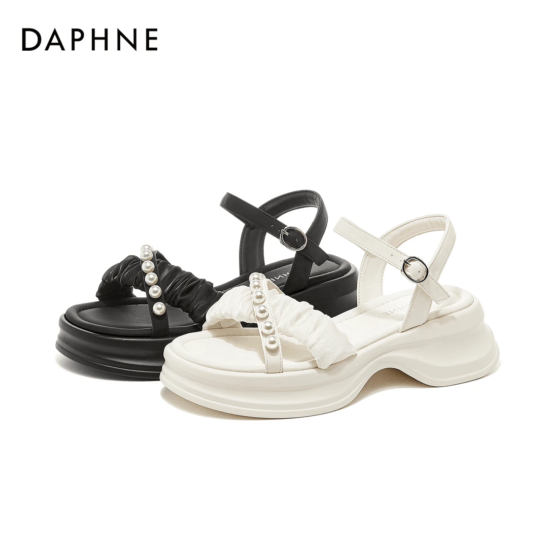 达芙妮时尚休闲百搭仙女风女鞋法式珍珠厚底露趾坡跟外穿网红凉鞋