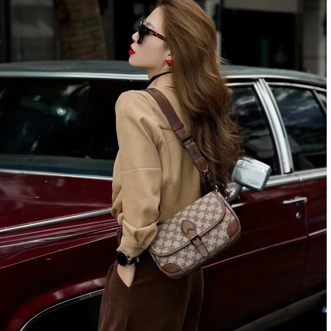 【醉牛】法棍包女款爆款休闲卡其色设计师款高级感轻奢单肩斜跨包