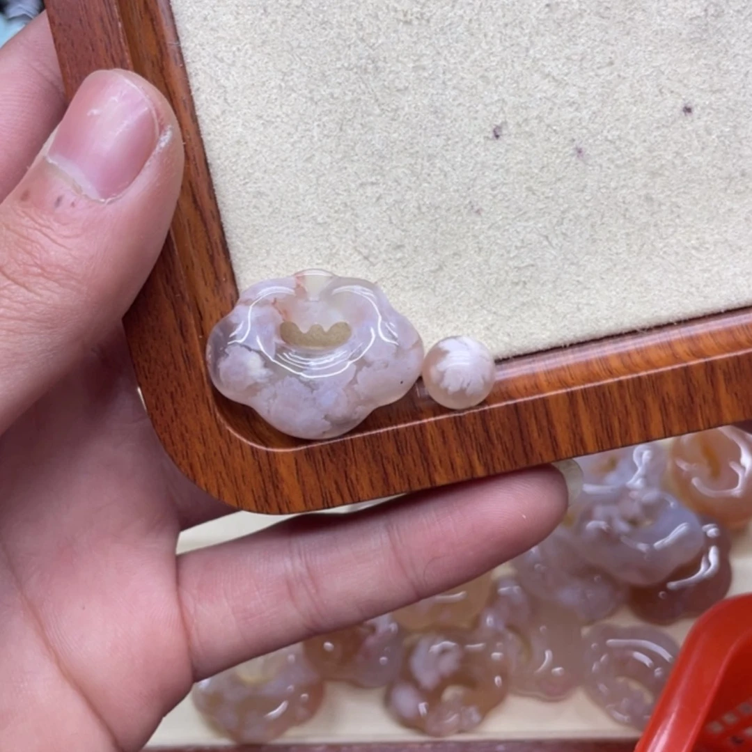 【闪购商品】玛瑙/玉髓颈饰合金?**仓