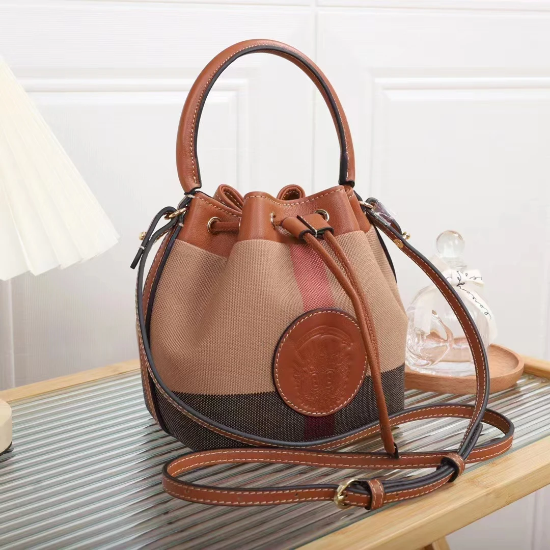 B05  经典休闲百搭帆布配牛皮水桶包【A仓】