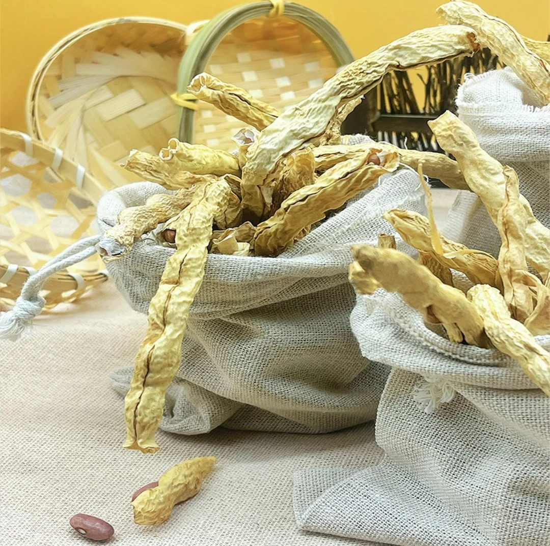 云南特产干豆皮炖腊肉