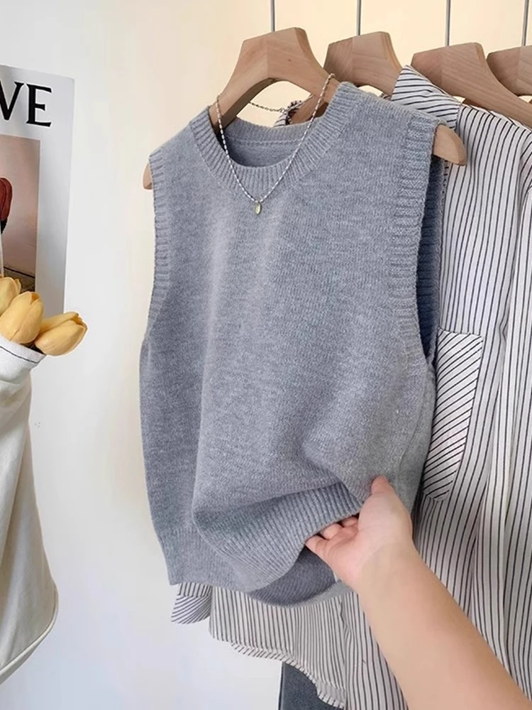 灰色圆领无袖马甲背心女春秋2024新款简约内搭叠穿马夹学院风上衣