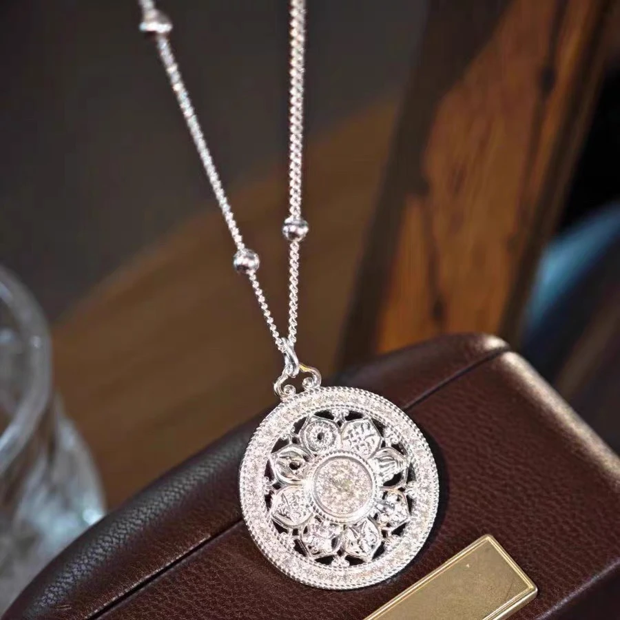 坠链均足银 足银990满钻八宝罗盘银色中国风古法镂空莲花福牌项链