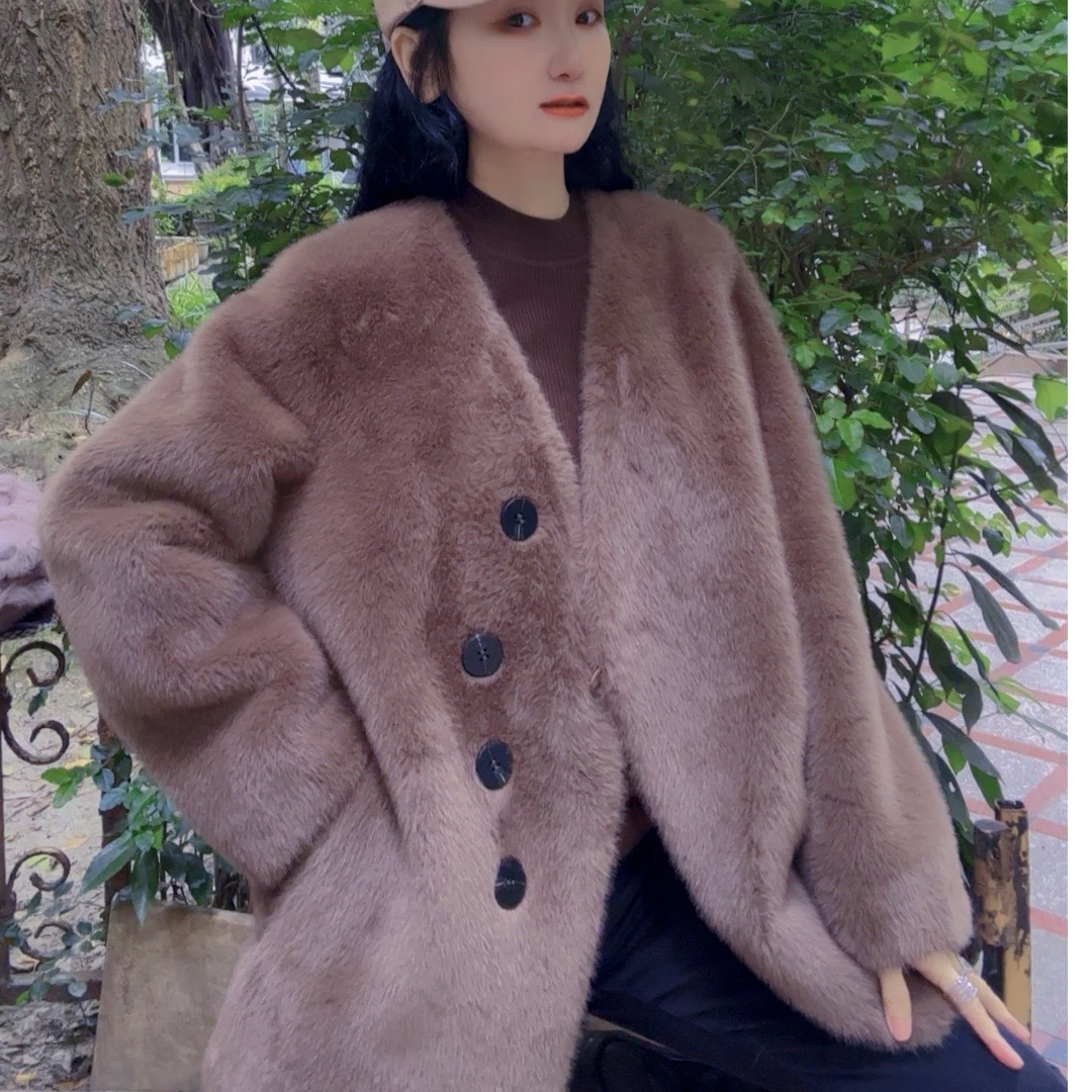 M44J002慕之淇美拉德风V领名媛水貂外套