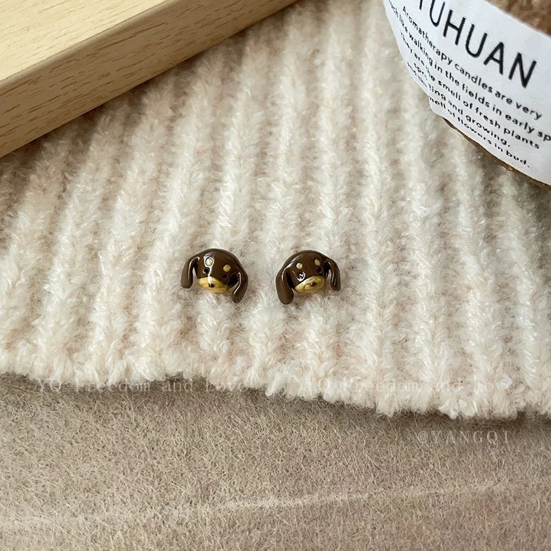 铜合金耳饰 F2可爱腊肠狗小巧精致耳钉饰品小众百搭款