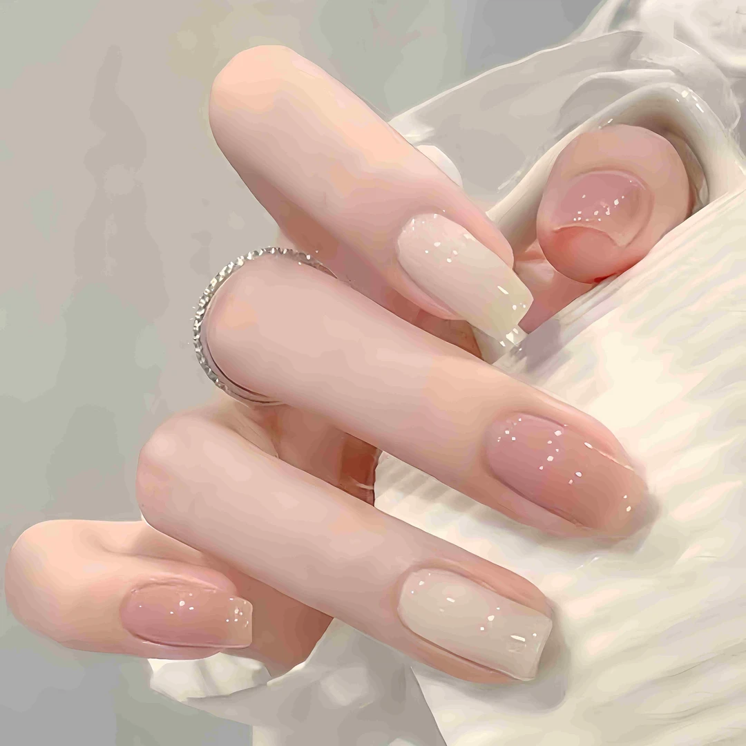 裸色穿戴甲2025年新款高级感显白手工短款美甲贴片乳白甜酷假指甲