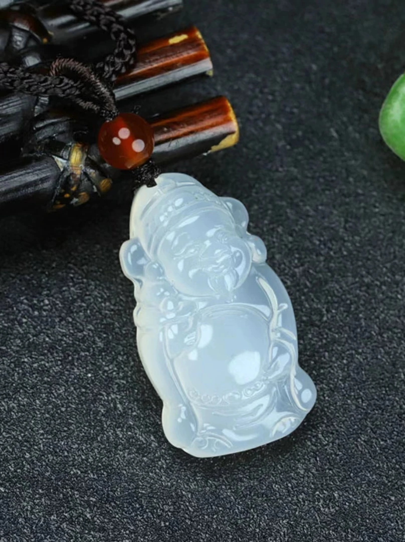 白色冰玉髓财神吊坠