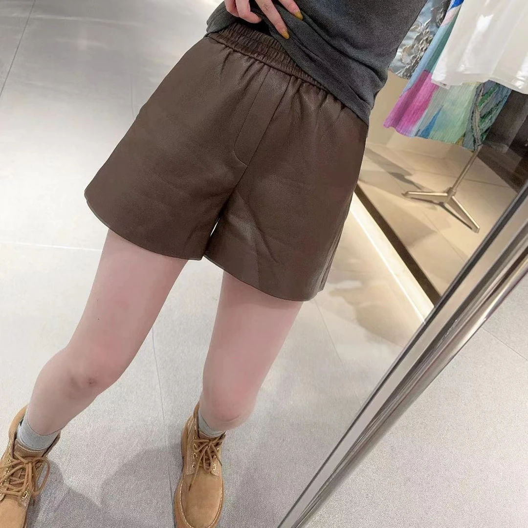 春苗女装     百搭皮短裤    早秋款休闲显瘦百搭