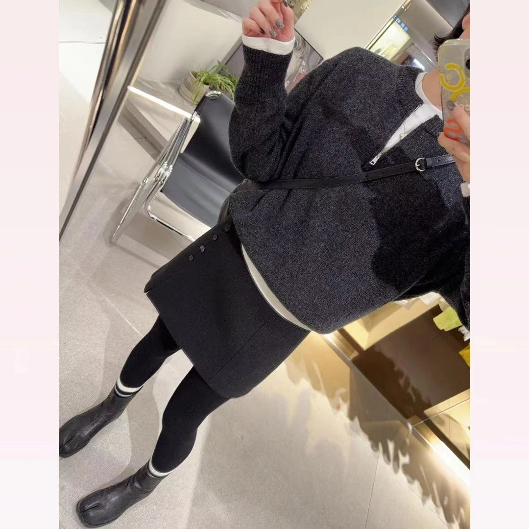 春苗女装   半拉链灰色羊毛衫      2024新款设计感针织衫