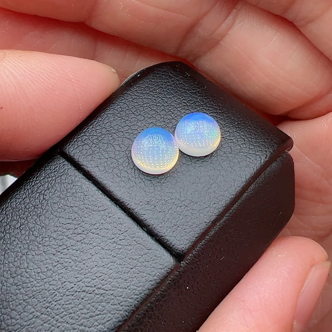 欧泊圆6裸石2颗未镶嵌