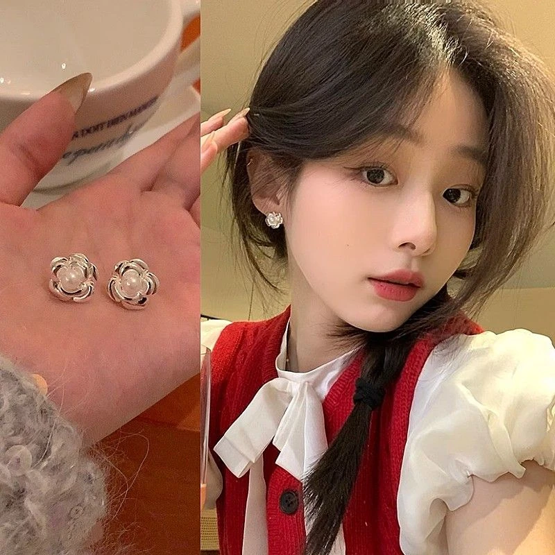 秋冬山茶花珠珠耳钉小香风独特耳环小众设计感高级耳饰女气质爆款