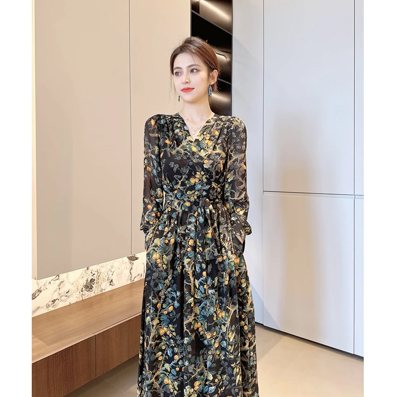 YB-法式v领黑色碎花长款连衣裙女2025年春秋气质收腰百搭系带长裙