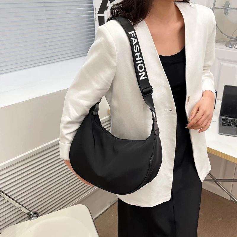 【米谷米谷】2024新款男女同款时尚百搭休闲大容单肩包斜挎包饺子包