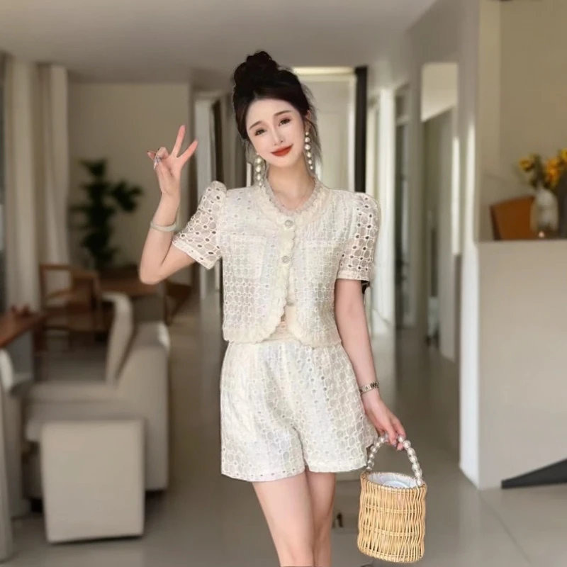 时尚蕾丝小香风套裤