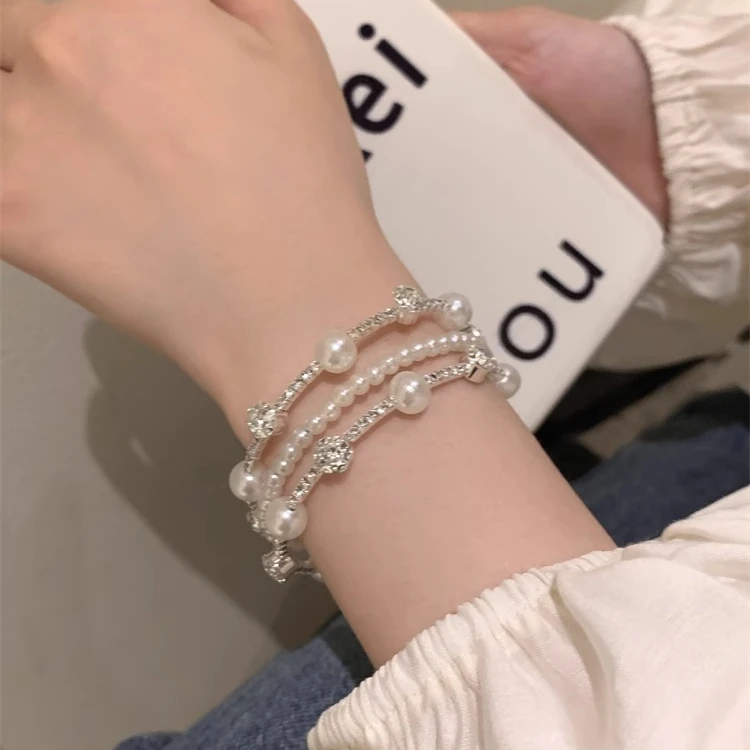 珠珠带钻手环轻奢小众高级感精致法式手链大气女款闺蜜在逃公主夏
