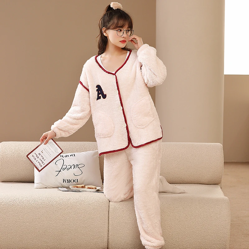 舒适A字母珊瑚绒睡衣女士秋冬季长袖家居服保暖加绒套装宽松