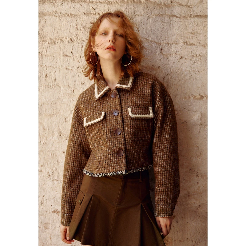 UR秋冬新款女装法式复古宽松格子流苏短款翻领外套UWL130091