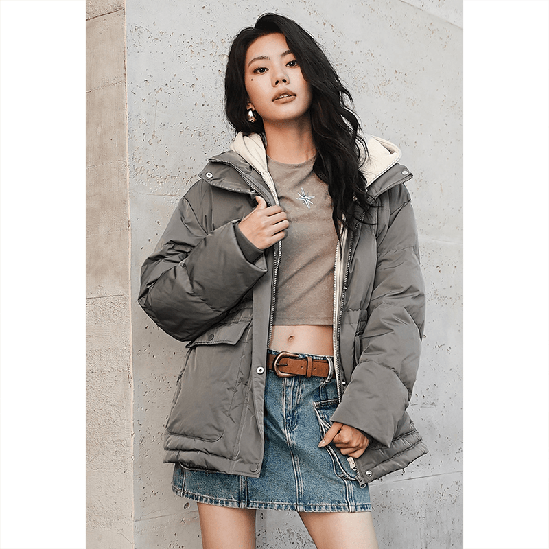 UR2023秋冬季新款女时尚休闲简约百搭连帽双口袋羽绒服UWV130063